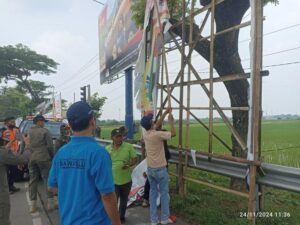 Bawaslu Demak Tertibkan 993 APK untuk Masa Tenang Pemilu 2024