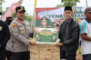 Polres Kendal Tanam Jagung di Lahan 6 Hektar