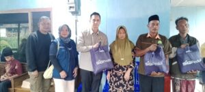 Anggota DPR RI dari Fraksi Golkar, Firnando Ganinduto Memberi Bantuan Korban Banjir dan Tanah Longsor di Kendal