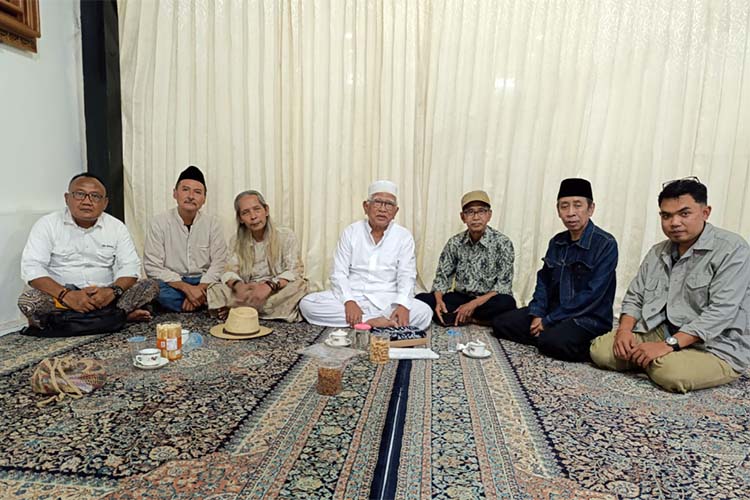 Umbul Donga Bersama Gus Mus, Doa untuk Para Seniman dan Budayawan Jawa Tengah