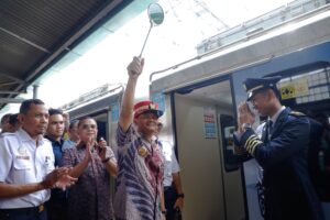 Gubernur Jateng Ahmad Luthfi Lepas Ribuan Pemudik Gratis