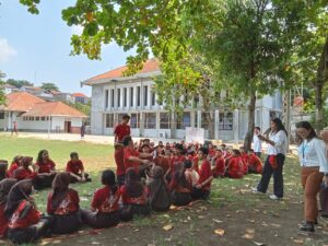 Paket English Day di SMAN 1 Semarang, Mengajak Siswa Supaya Terampil Berbahasa Inggris