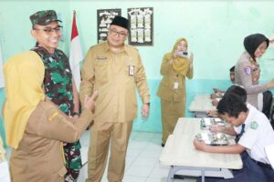 Wabup Hanies: MBG Jadi Bekal Sehat dan Enak bagi Siswa SMPN 5 Rembang
