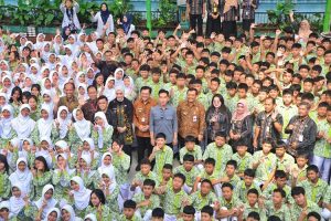 MBG di Jateng Telah Sasar 6,3 Juta Penerima Manfaat, Wapres Gibran dan Gubernur Luthfi Tinjau Langsung di Sekolah