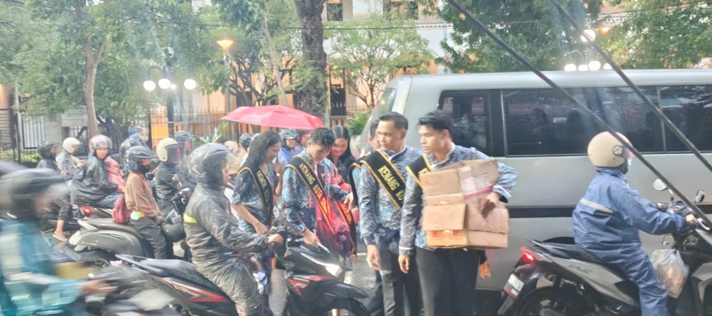 Pegiat Pariwisata dan Puluhan Hotel di Semarang Bagikan 1.000 Takjil