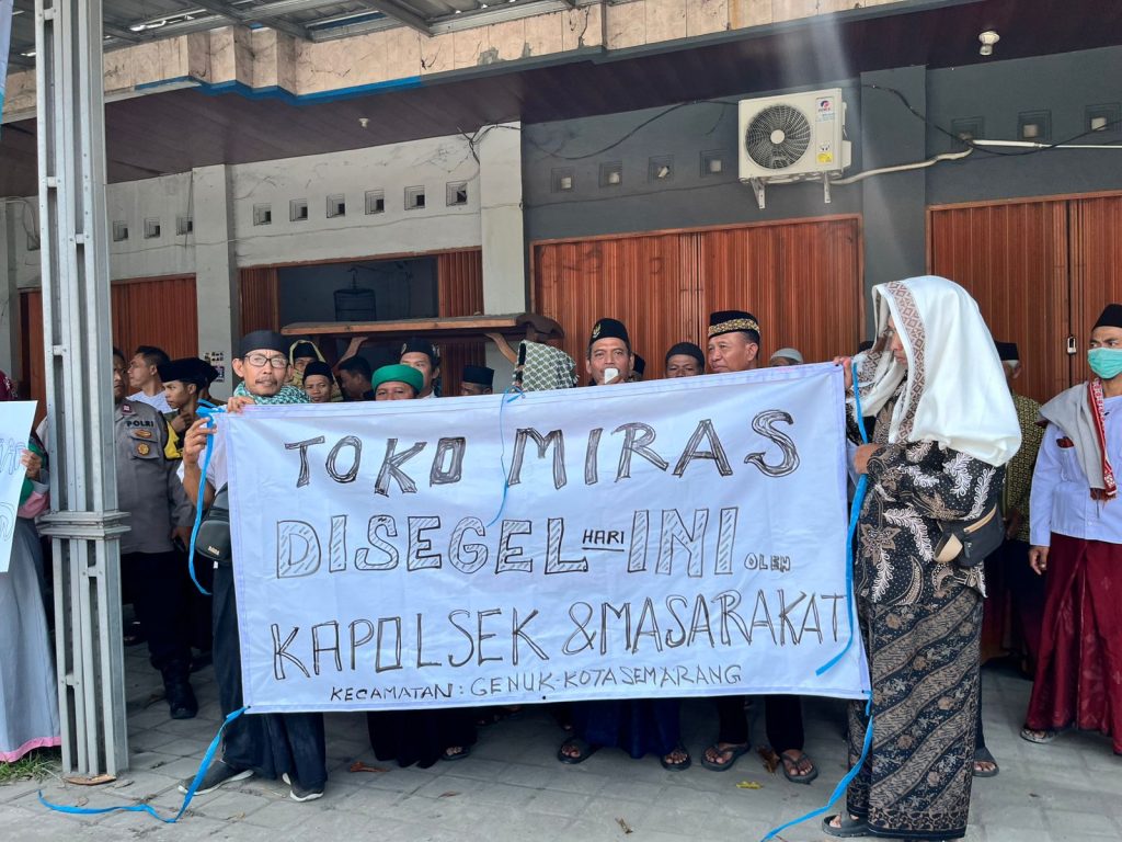 Nekat Jual Miras Saat Ramadhan