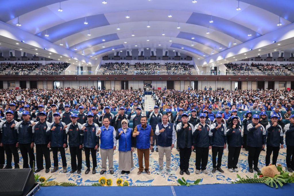 Program Kecamatan Berdaya, Ahmad Luthfi Lepas 7.810 Mahasiswa KKN Undip ke 10 Daerah