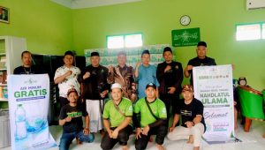 Khidmah untuk Muktamar NU, MWCNU Ngasem Salurkan 700 Dus Air Mineral ke Tambakberas