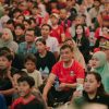 Ribuan Warga Tumplek Blek di Kantor Gubernur Jateng, Ahmad Luthfi Janji Gelar Nobar Timnas Sampai Final